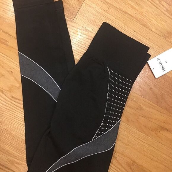 Forever 21 small black leggings yoga workout pants - Picture 2 of 2